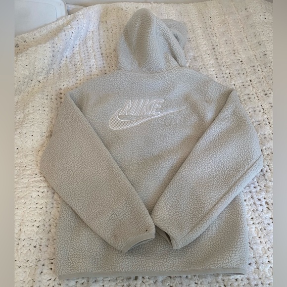 Nike Sportswear Sport Essentials Plus High-Pile Fleece Pullover Hoodie - Picture 6 of 11